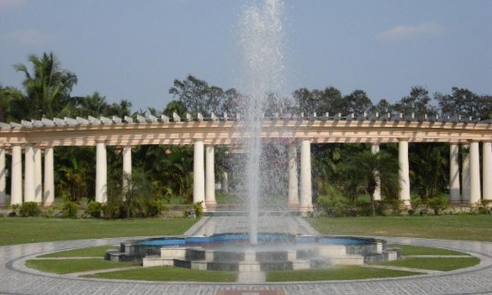 The Lake Land Country Club Residency Kolkata Exterior photo